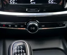 Zunanja slika - Volvo V60 - D3 Momentum FULLED•TEMP•VIRTUAL•KAMERA•2X-PDC•16C• - 13 - Predogledna slika