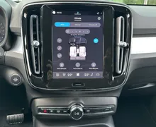 Notranja slika - Volvo XC40 - B3 P Core AT DCT 3 leta garancije + 3 servisi... - 18 - Predogledna slika