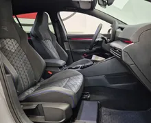 Notranja slika - Volkswagen Golf - 1.5 eTSI BMT 4Joy DSG - 11 - Predogledna slika