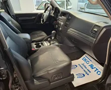 Notranja slika - Mitsubishi Pajero - 3.2 DID Intense Avt. LWB 1LASTNIK-SLO-4X4-7SEDEŽEV - 7 - Predogledna slika