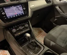Notranja slika - VW Touran - 2.0 TDI-DSG-FULL LED-ACC-H-LINE-MASAŽA-NAVI-PDC... - 9 - Predogledna slika
