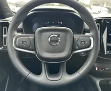 Notranja slika - Volvo XC40 - B3 P Plus Dark Avt. - 14 - Predogledna slika