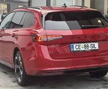 Zunanja slika - Škoda Superb - 1.5 TSI DSG PHEV Sportline Combi - 4 - Predogledna slika