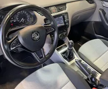 Zunanja slika - Škoda Octavia - VELIK SERVIS-NAVIGACIJA-TEMPOMAT-PDC-ALU-AVT.KLIMA - 7 - Predogledna slika