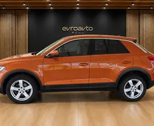 Notranja slika - Volkswagen T-Roc - 1.6 TDI BMT Style Dod.zimske gume na platiščih - 8 - Predogledna slika