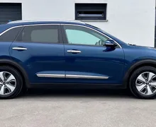 Zunanja slika - KIA Niro - 1.6 PHEV+1.LAST+SLO+KAMERA+MRTVI KOT+JBL+KLJUKA - 4 - Predogledna slika