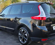 Zunanja slika - Renault Scénic - Grand Scenic dCi 130 BOSE 7 SEDEŽEV-NAVI-KAMERA-ALU PLATIŠČA - 6 - Predogledna slika