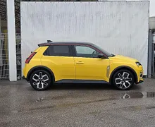 Zunanja slika - Renault 5 E-Tech Electric - Techno EV40 + Paket Zima Udobje-Vožnja Parkiran - 5 - Predogledna slika