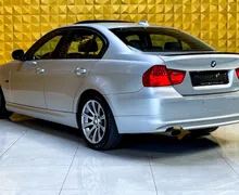 Zunanja slika - BMW Serija 3 - : 318d LCI-STREŠNO OKNO-GRETJE-NAVI-PDC... - 8 - Predogledna slika