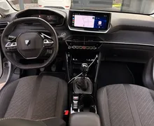 Notranja slika - Peugeot 208 - 1,2 PureTech 100 S&S Allure - 5 - Predogledna slika