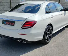 Zunanja slika - Mercedes-Benz E-Razred - LIMO-300-de-2X-AMG-LINE-WIDESCREN-360-KAM-LED-ACC- - 6 - Predogledna slika