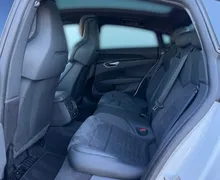 Notranja slika - Audi e-tron GT - Quattro-Zračno Vzmetenje Panorama-Matrix-Keyles - 11 - Predogledna slika