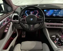 Notranja slika - BMW XM - 4.4|IconicG|SoftC|Masaža|Hlaj|HUD|Harman|ACC|360K - 10 - Predogledna slika
