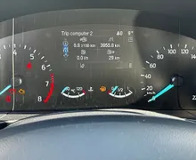 Zunanja slika - Ford Kuga - Trend 1.5 Trend-NAVI-GRETJE 1 LASTNIK - 9 - Predogledna slika