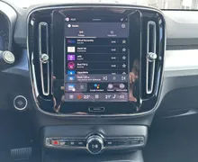Notranja slika - Volvo XC40 - B3P Plus Dark Avt - 16 - Predogledna slika