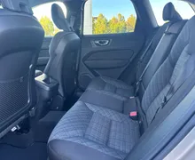 Zunanja slika - Volvo XC60 - B5P Core AT AWD 3 leta garancije + 3 servisi - 8 - Predogledna slika
