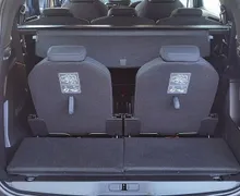 Zunanja slika - Peugeot 5008 - 1.5HDI Active EAT8 LED•TEMP•LANE•7-SED•KAMERA•17C• - 8 - Predogledna slika