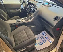Notranja slika - Peugeot 3008 - ACTIVE 1.6 BlueHDi 120 avtomatik KREDIT BREZ POL - 7 - Predogledna slika
