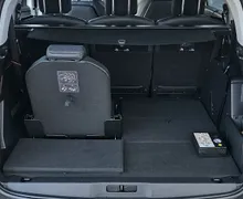 Zunanja slika - Peugeot 5008 - 2.0HDI EAT8 Allure FULLED•BLIS•7-SED•KEYLES•KAMER• - 8 - Predogledna slika