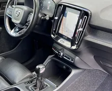 Zunanja slika - Volvo XC40 - T3 R-design+ALU+LED+HI-FI+KLJUKA - 18 - Predogledna slika