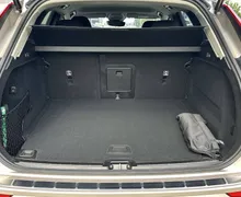 Notranja slika - Volvo XC60 - B5 P AWD Plus Dark Avt. - 12 - Predogledna slika