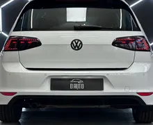 Notranja slika - VW Golf - 2.0 TDI R LINE+PANORAMA+LED+NAVI+GRETJE SEDEZEV... - 7 - Predogledna slika