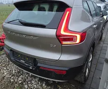 Zunanja slika - Volvo XC40 - D3 Momentum Pro FULLED•LANE•VIRTUAL•GRETJE•KEYLESS - 4 - Predogledna slika