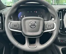 Notranja slika - Volvo XC40 - B3 P Core AT DCT 3 leta garancije + 3 servisi... - 11 - Predogledna slika