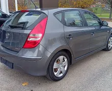 Zunanja slika - Hyundai i30 - 1.6 CRDi Style 1. LASTNIK - 4 - Predogledna slika