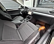 Notranja slika - Škoda Superb - 2.0 TDI DSG•LIMO•ACC•NAVI•KAMERA•KLJUKA•ATRAKTIVEN - 9 - Predogledna slika