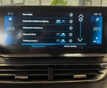 Zunanja slika - Peugeot 3008 - 1,2-130KM-ALLURE-FULL-LED-KAMERA-VIRTUAL-GRET-SED - 15 - Predogledna slika