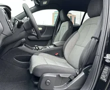 Notranja slika - Volvo XC40 - B3 P Core AT DCT 3 leta garancije + 3 servisi - 10 - Predogledna slika