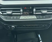 Zunanja slika - BMW Serija 1 - : 118d AVT.MSPORT-PANORAMA-KAMERA-KEYLESS-19COL-HUD - 16 - Predogledna slika