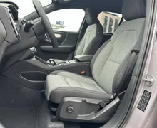 Notranja slika - Volvo XC40 - B3 P Core AT DCT 3 leta garancije + 3 servisi... - 16 - Predogledna slika