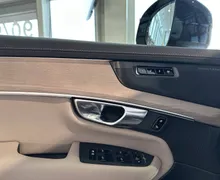 Notranja slika - Volvo XC90 - T8 AWD Ultra Dark 7s 3 leta garancije + 3 servisi. - 12 - Predogledna slika