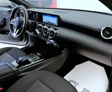 Notranja slika - Mercedes-Benz CLA Shooting Brake - 2.0 d Shooting Brake FULL LED AUTOMATIC 1.LASTNIK - 7 - Predogledna slika