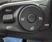 Zunanja slika - Opel Crossland - 1.2  BENCIN.KAMERA.LED.USNJE.NAVI.SAMO 73.000KM. - 3 - Predogledna slika