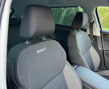 Notranja slika - Škoda Superb - Combi 2.0 TDI Scout DSG-1 LASTNIK-ALU-KAM-LED-VI.. - 12 - Predogledna slika