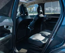 Notranja slika - Volvo XC90 - B6P AWD Inscription Avt. - 8 - Predogledna slika