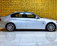 Notranja slika - BMW serija 3: - 318d LCI-STREŠNO OKNO-GRETJE-NAVI-PDC - 11 - Predogledna slika