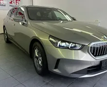 Zunanja slika - BMW Serija 5 - 520i NEMŠKI+4ALU.KAMERA.KLJUKA.ACC.USNJE.51.000 KM - 18 - Predogledna slika