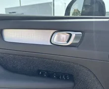 Notranja slika - Volvo XC40 - B3 P Core Avt. - 13 - Predogledna slika