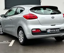 Notranja slika - KIA Pro_Ceed - 1.4 CVVT+SLO+SAMO 97.888km+USB... - 8 - Predogledna slika