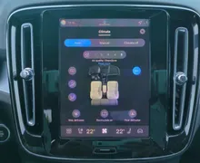 Notranja slika - Volvo XC40 - B3 P Core AT DCT 3 leta garancije + 3 servisi... - 17 - Predogledna slika