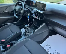 Notranja slika - Peugeot 208 - 1.2 PureTech-1 LASTNICA-NAVI-PDC-ODLIČEN - 8 - Predogledna slika