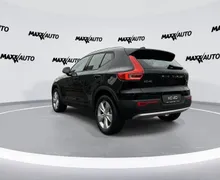 Notranja slika - Volvo XC40 - B3 P Core AT DCT 3 leta garancije + 3 servisi... - 7 - Predogledna slika