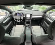 Notranja slika - Volvo XC40 - B3 P Core AT DCT 3 leta garancije + 3 servisi... - 20 - Predogledna slika