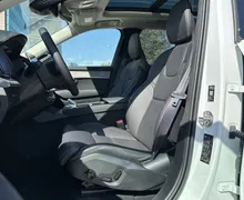 Notranja slika - Volvo XC90 - T8 AWD PLUG-IN HYBRID ULTRA DARK – 7 SEDEŽEV - 10 - Predogledna slika