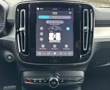 Notranja slika - Volvo XC40 - B3 P Core AT DCT 3 leta garancije + 3 servisi... - 38 - Predogledna slika