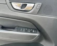 Notranja slika - Volvo XC60 - T8 Recharge Twin Engine AUT  Zračno Kljuka Pano... - 16 - Predogledna slika